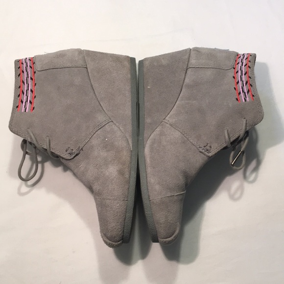 TOMS Sz 10 Embroidered Desert Wedge Ankle Booties - Picture 4 of 8